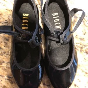 Girls tap shoes